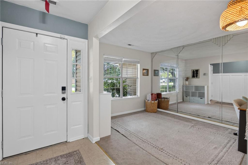 Photo 3 of 40 residential for sale in Suffolk virginia