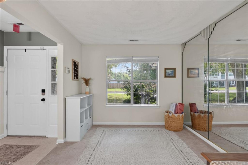 Photo 4 of 40 residential for sale in Suffolk virginia