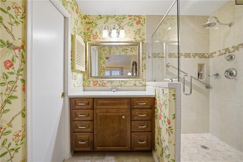 Photo 16 of 44 residential for sale in Chesapeake virginia