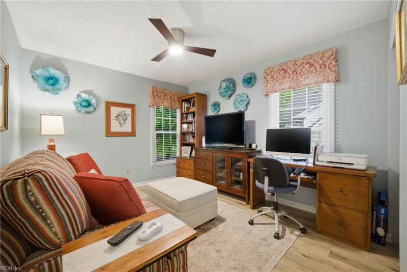Photo 18 of 44 residential for sale in Chesapeake virginia