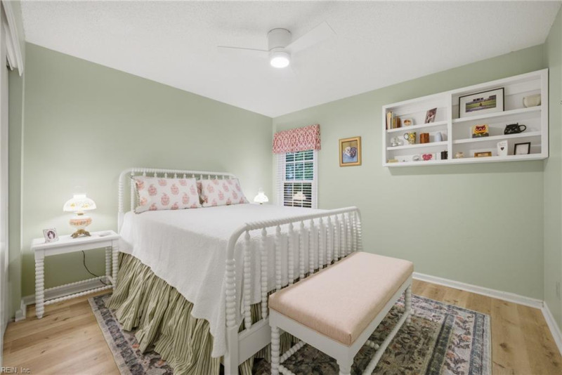 Photo 20 of 44 residential for sale in Chesapeake virginia