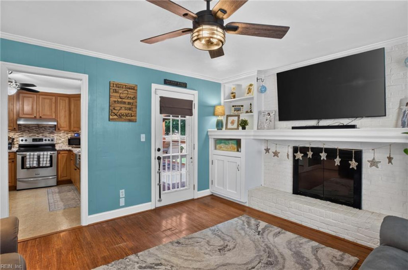 Photo 16 of 38 residential for sale in Chesapeake virginia