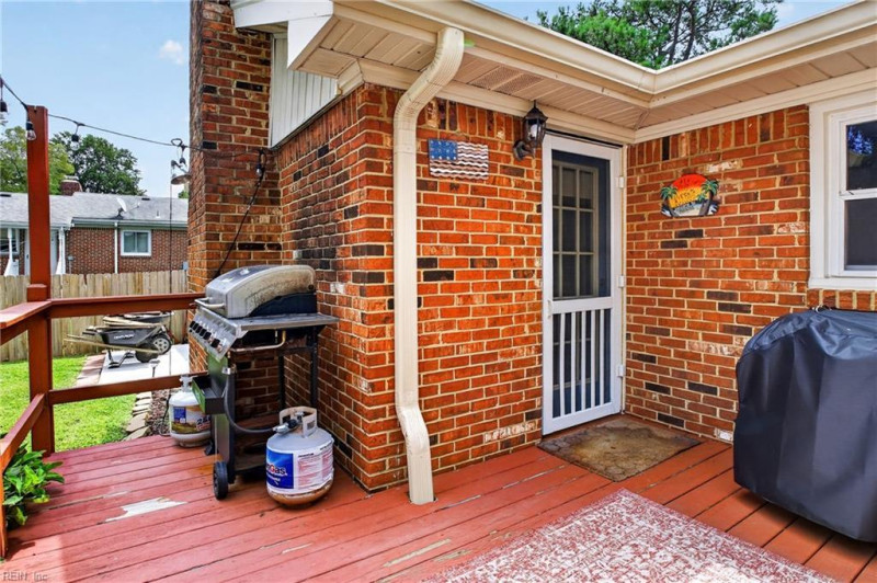 Photo 25 of 38 residential for sale in Chesapeake virginia