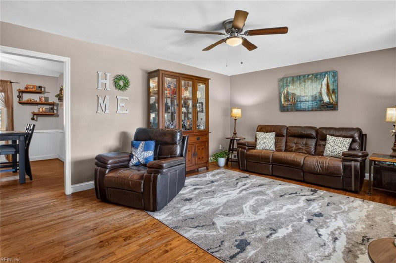 Photo 8 of 38 residential for sale in Chesapeake virginia