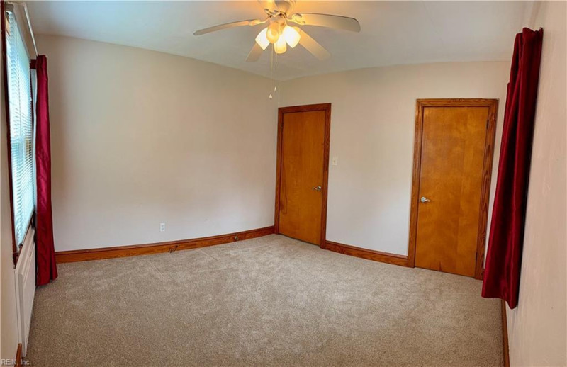 Photo 27 of 48 residential for sale in Portsmouth virginia