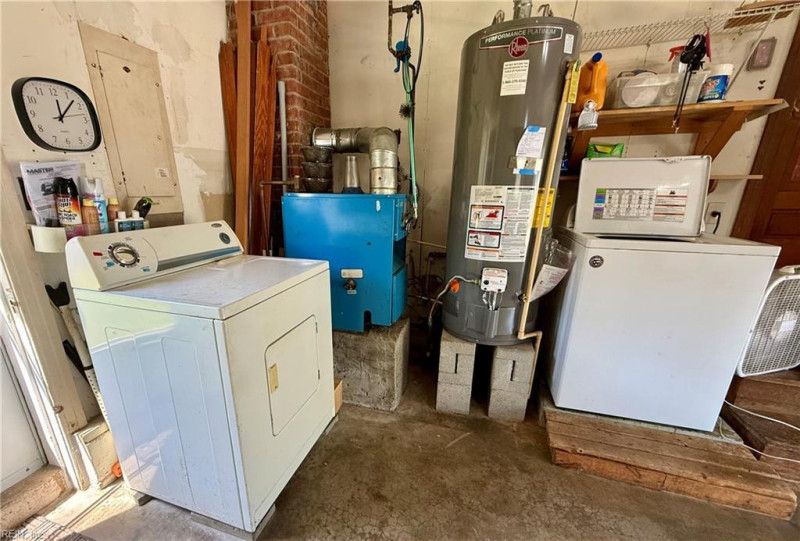Photo 34 of 48 residential for sale in Portsmouth virginia