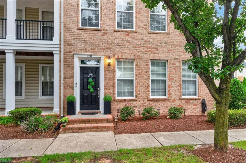 Photo 2 of 25 residential for sale in Virginia Beach virginia