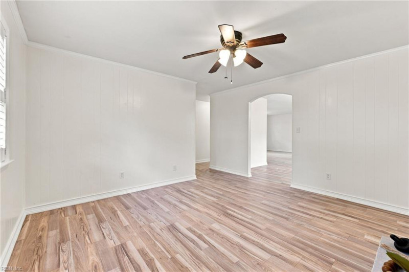 Photo 11 of 48 residential for sale in Virginia Beach virginia