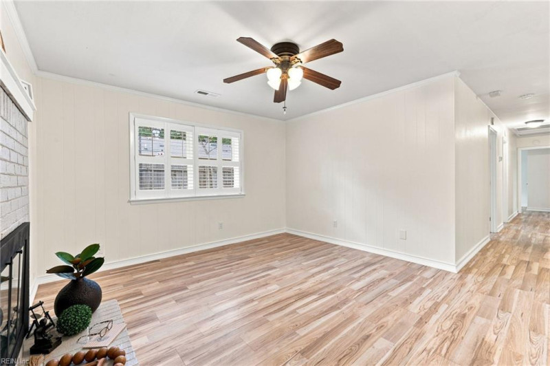 Photo 12 of 48 residential for sale in Virginia Beach virginia