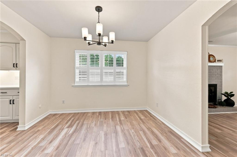 Photo 14 of 48 residential for sale in Virginia Beach virginia