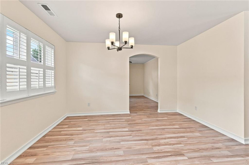 Photo 16 of 48 residential for sale in Virginia Beach virginia
