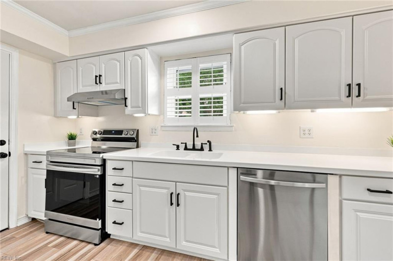 Photo 18 of 48 residential for sale in Virginia Beach virginia