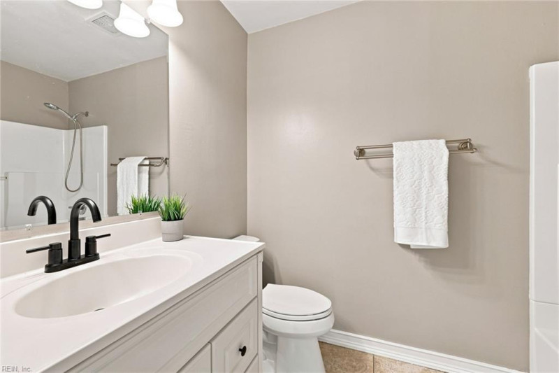 Photo 33 of 48 residential for sale in Virginia Beach virginia