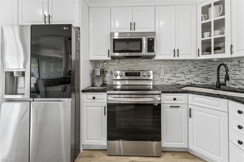 Photo 15 of 34 residential for sale in Virginia Beach virginia