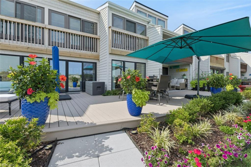 Photo 8 of 34 residential for sale in Virginia Beach virginia