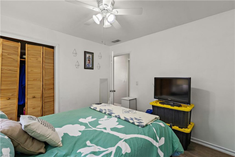 Photo 13 of 18 residential for sale in Norfolk virginia
