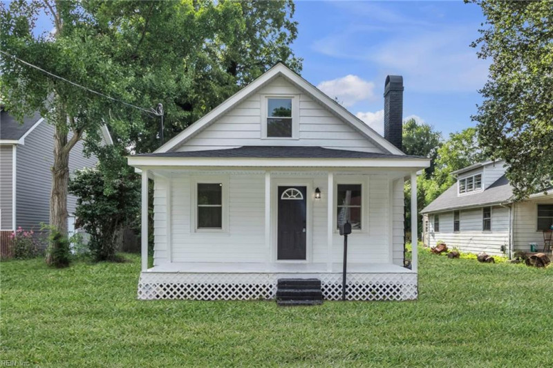 Photo 2 of 32 residential for sale in Hampton virginia