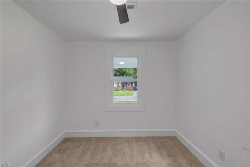 Photo 27 of 32 residential for sale in Hampton virginia
