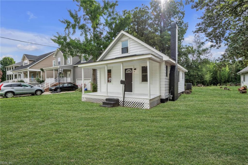 Photo 6 of 32 residential for sale in Hampton virginia