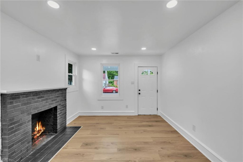 Photo 8 of 32 residential for sale in Hampton virginia