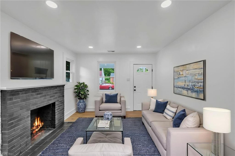 Photo 9 of 32 residential for sale in Hampton virginia