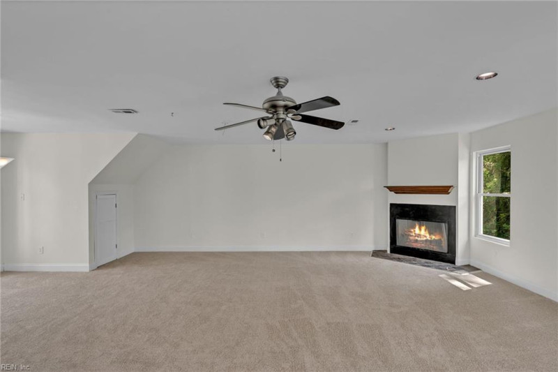 Photo 19 of 42 residential for sale in York County virginia