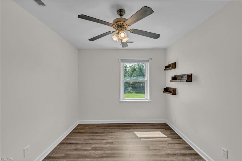 Photo 27 of 42 residential for sale in York County virginia