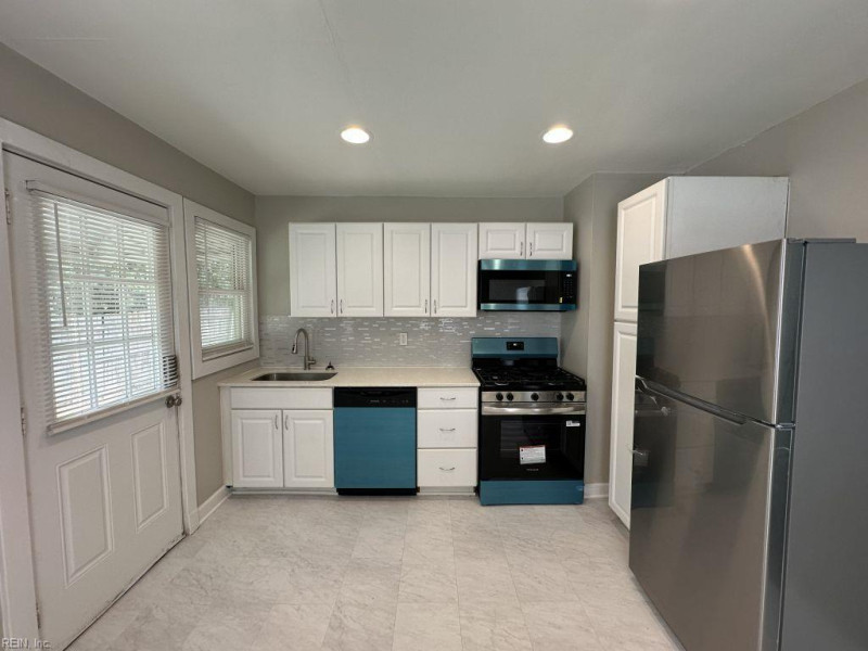 Photo 3 of 10 residential for sale in Norfolk virginia