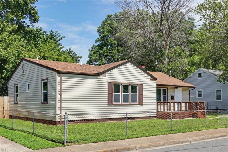 Photo 1 of 36 residential for sale in Hampton virginia