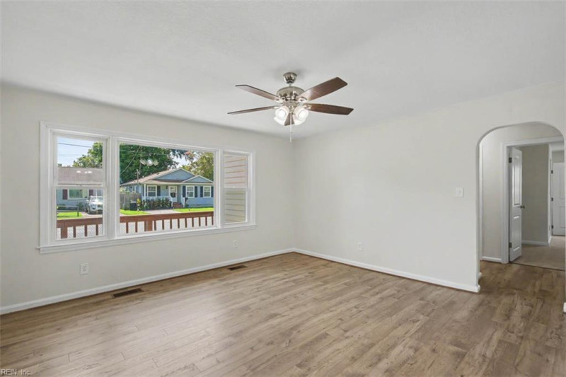 Photo 10 of 36 residential for sale in Hampton virginia