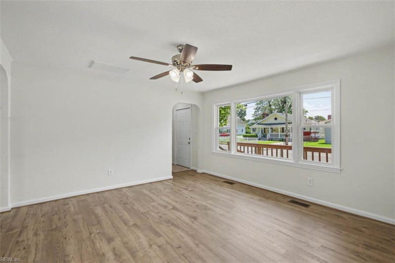 Photo 9 of 36 residential for sale in Hampton virginia