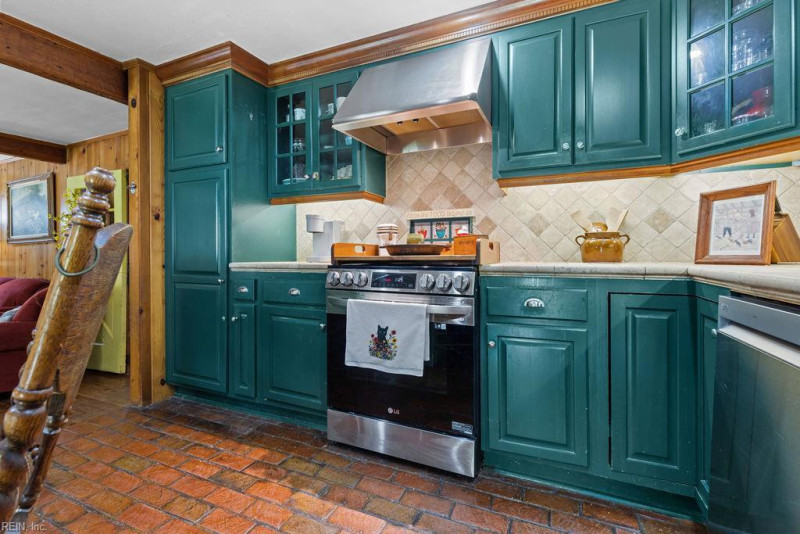 Photo 13 of 34 residential for sale in Franklin virginia