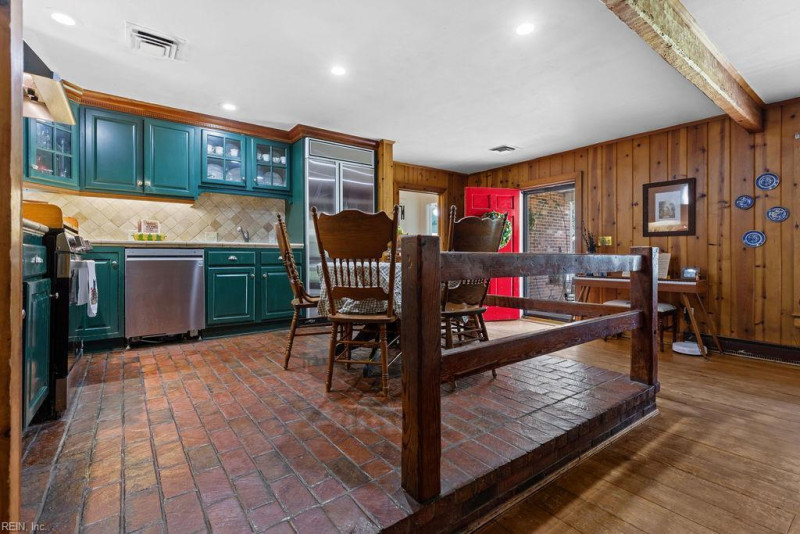 Photo 14 of 34 residential for sale in Franklin virginia