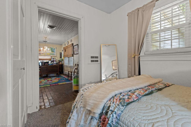 Photo 21 of 34 residential for sale in Franklin virginia