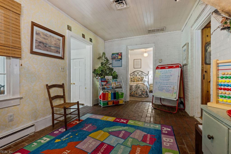 Photo 25 of 34 residential for sale in Franklin virginia
