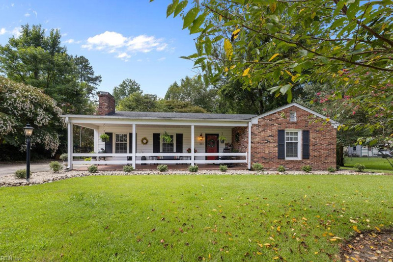 Photo 3 of 34 residential for sale in Franklin virginia
