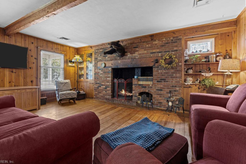 Photo 9 of 34 residential for sale in Franklin virginia