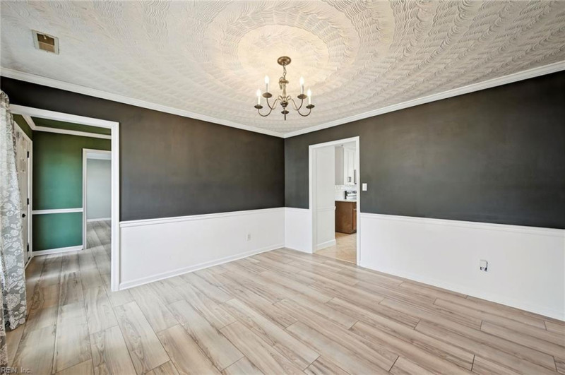 Photo 11 of 36 residential for sale in Virginia Beach virginia