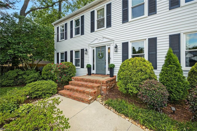 Photo 5 of 36 residential for sale in Virginia Beach virginia