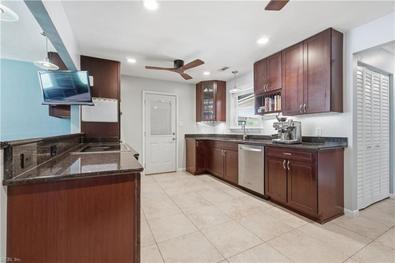 Photo 10 of 50 residential for sale in Chesapeake virginia Photo 10 of 50 residential for sale in Chesapeake virginia