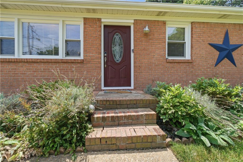 Photo 5 of 50 residential for sale in Chesapeake virginia Photo 5 of 50 residential for sale in Chesapeake virginia