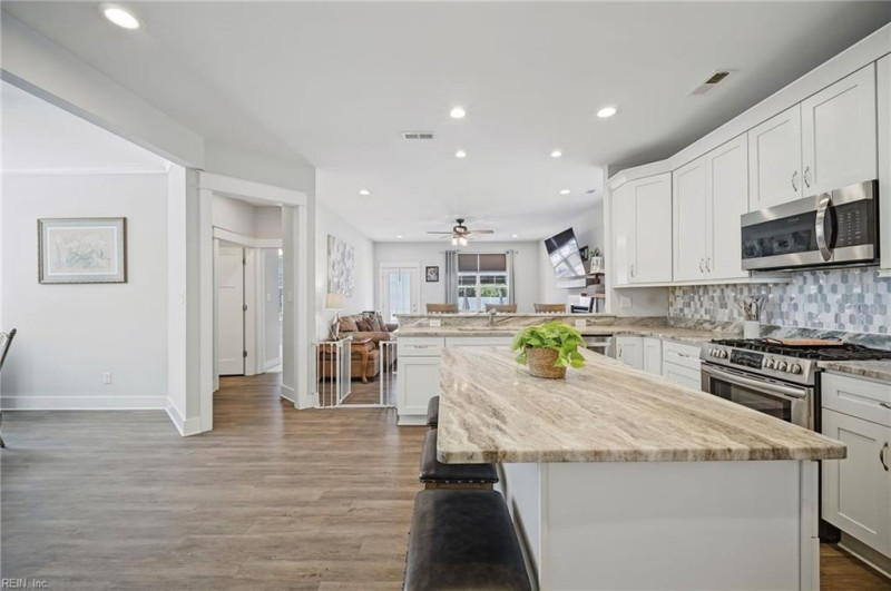 Photo 14 of 50 residential for sale in Virginia Beach virginia