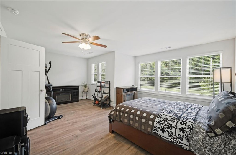 Photo 33 of 50 residential for sale in Virginia Beach virginia