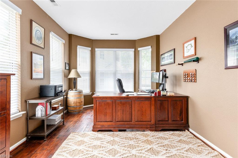 Photo 10 of 50 residential for sale in Chesapeake virginia