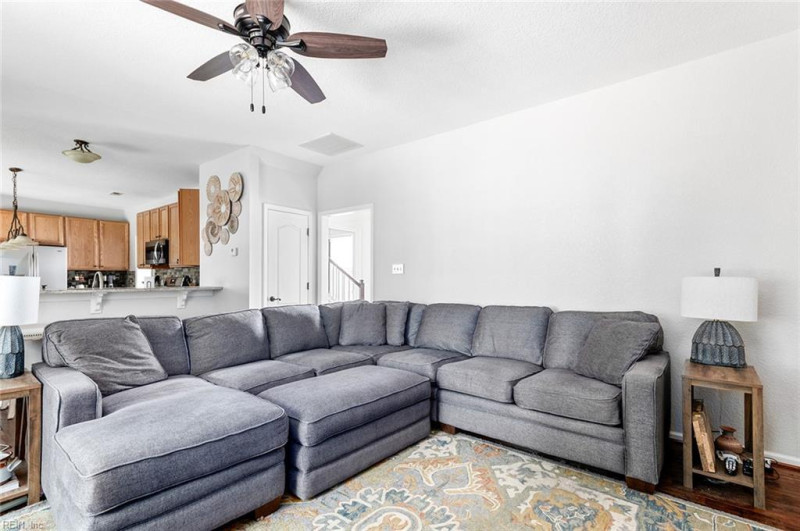 Photo 14 of 50 residential for sale in Chesapeake virginia