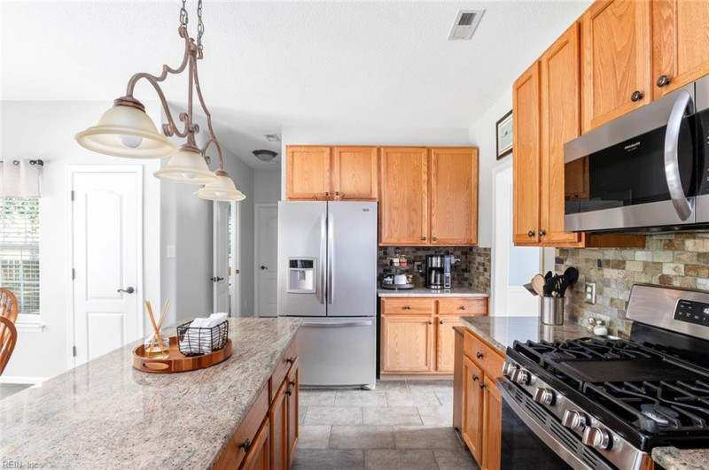 Photo 19 of 50 residential for sale in Chesapeake virginia