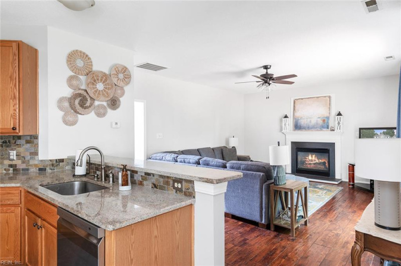 Photo 20 of 50 residential for sale in Chesapeake virginia