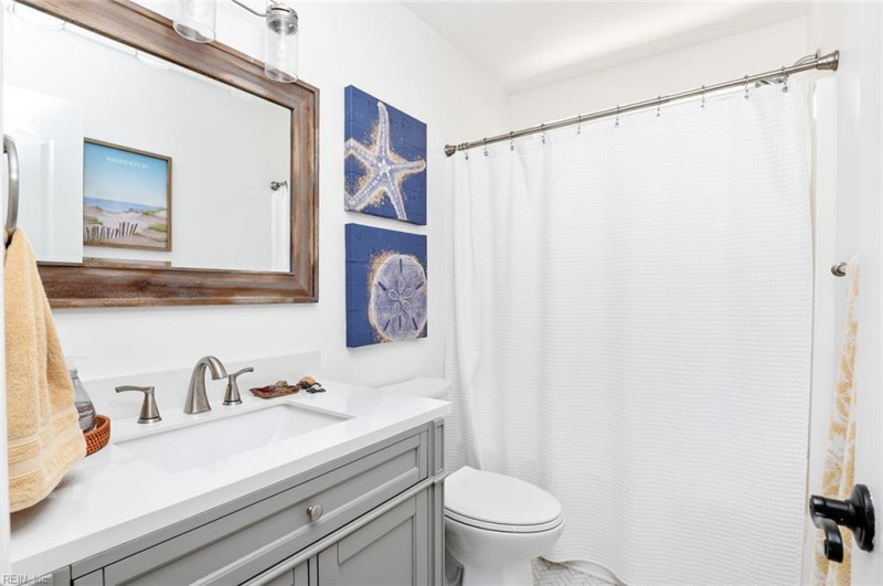 Photo 34 of 50 residential for sale in Chesapeake virginia
