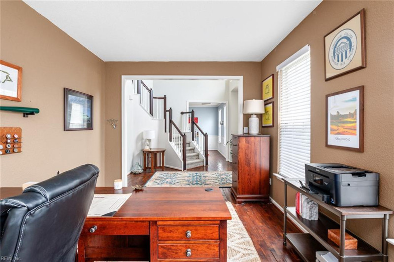 Photo 8 of 50 residential for sale in Chesapeake virginia