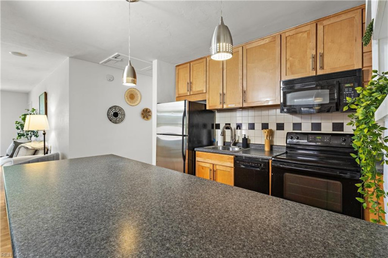 Photo 11 of 25 residential for sale in Norfolk virginia